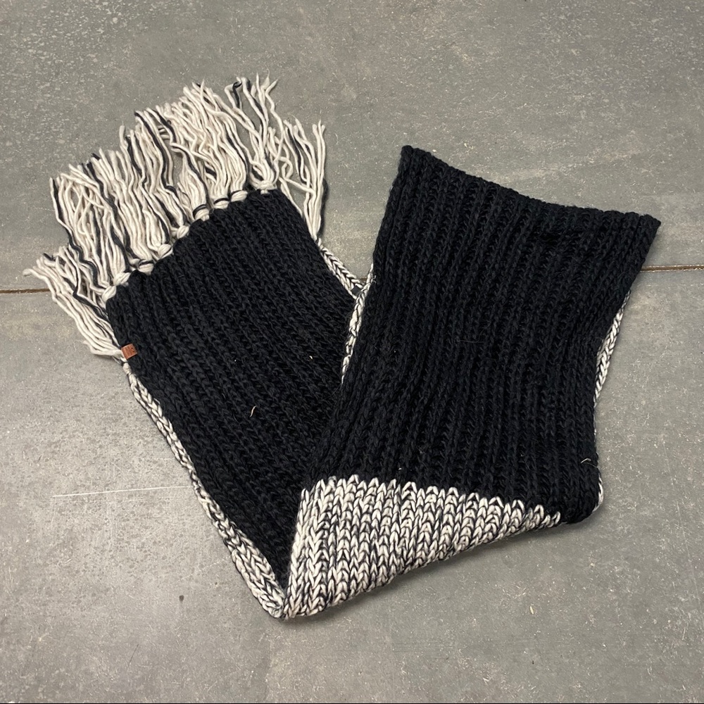 Bickley + Mitchell chunky large bulky scarf fringe